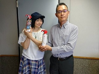 Dfow2E6UwAALfq6-001.jpg