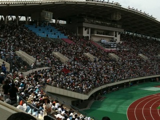 女子サッカー観客.jpg