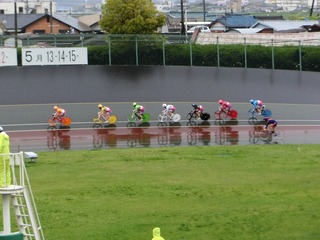 初日6R ジャン3コーナー過ぎの攻防