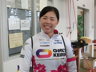 �R�{�m���I��