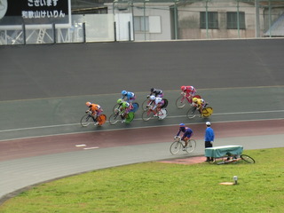 �����V�q�@�W�����Q�Z���^�[�̍U�h