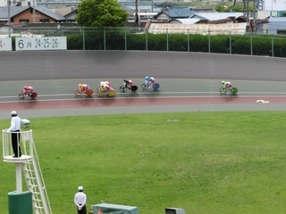 2日目7R 最終3コーナー過ぎの攻防
