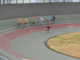 �ŏI���U�q�@�W�����߂��Q�Z���^�[�̍U�h