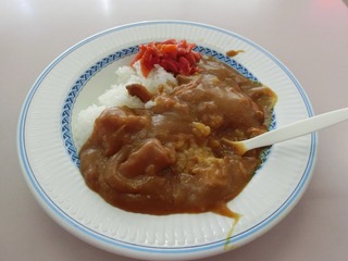 軽食コーナーのカレーライス