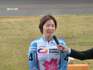 �Ί�ŗD���C���^�r���[���󂯂����I��