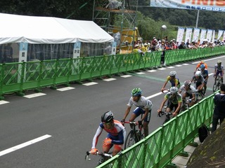 成年男子7周目 第2集団の先頭に窪木選手が