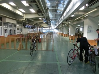 無料休憩所も自転車保管所でした