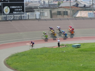 �����V�q�@�W�����߂��Q�Z���^�[�̍U�h