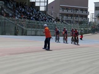 男子4qチーム・パーシュート 和歌山県チームがスタート それ行けっ!