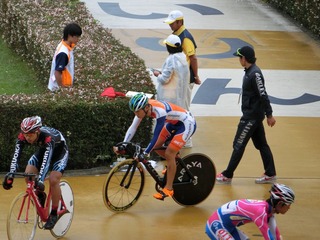 輪乗りをする永橋選手 思い切って行けっ!