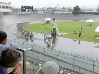 少年男子ケイリン決勝 ゴール前直線の攻防