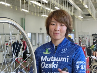 ����r�I��