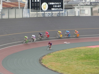 �����V�q�@�W�����߂��Q�Z���^�[�̍U�h