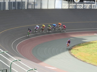 �Q���ڂU�q�@�W�����߂��S�R�[�i�[�̍U�h