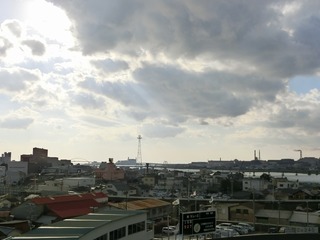 最終日は、厚い雲に覆われながらも日差しが