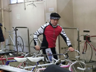 �E�H�[���A�b�v�Ɏ�肩���鑺�㔎�K�I��