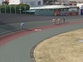 2日目7R 最終3コーナーの攻防