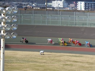 最終日10R「ガールズ決勝」 最終1センター過ぎの攻防