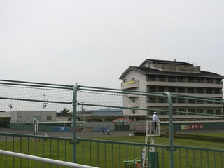 最終日の上空は前日以上に薄雲が広がっていました