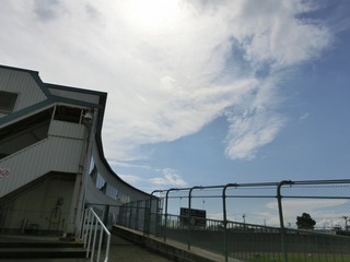 最終日は薄雲の間に青空も