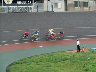 �Q���ڂP�q�@�ŏI�Q�Z���^�[�̍U�h