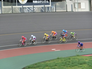 �Q���ڂQ�q�@�W�����Q�Z���^�[�̍U�h