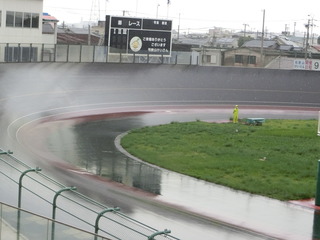 �����J���~���āA�o���N���G��܂���