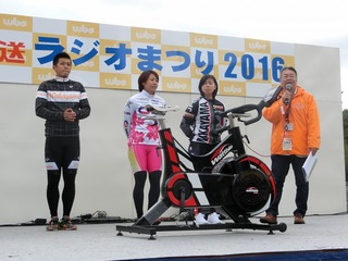 メインステージでのイベントに登場