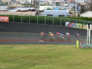 2日目6R 最終3コーナーの攻防