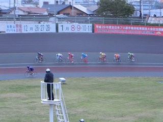 最終日11R「ガールズ決勝戦」 ジャン3コーナー過ぎの攻防