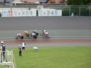 少年男子ケイリン準決勝1組 最終3角の攻防