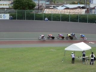 成年男子ケイリン準決勝1組 最終3角の攻防
