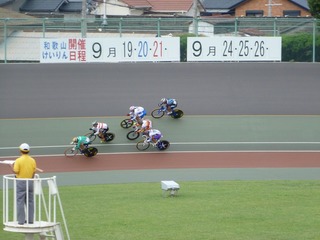 少年男子ケイリン準決勝1組 最終3角の攻防