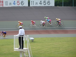初日6R ジャン3コーナー過ぎの攻防