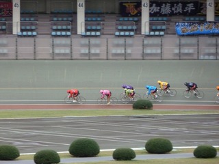 8R最終3コーナーの攻防