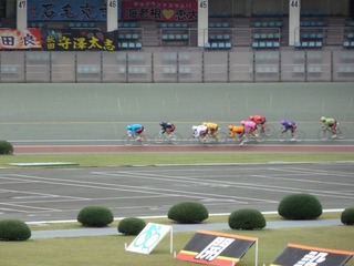9R最終3コーナー過ぎの攻防