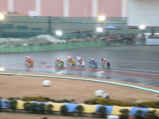 11RガールズGP 最終2コーナーの攻防