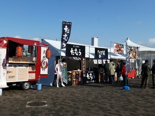 正門入って左脇のキッチンカーコーナー
