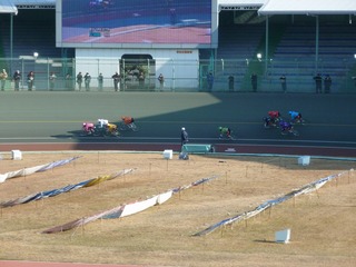 8R最終2センターの攻防