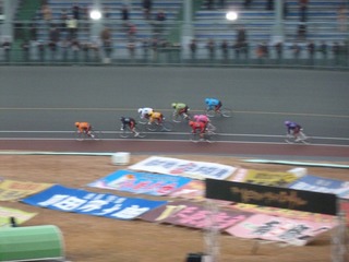 11RヤングGP 最終3コーナーの攻防